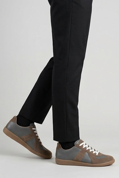 Retro Panelled Lace-Up Low Top Trainers Men