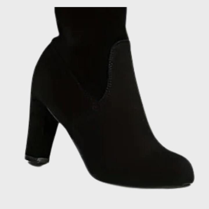 Women’s Knee-High Lace-Up Boots