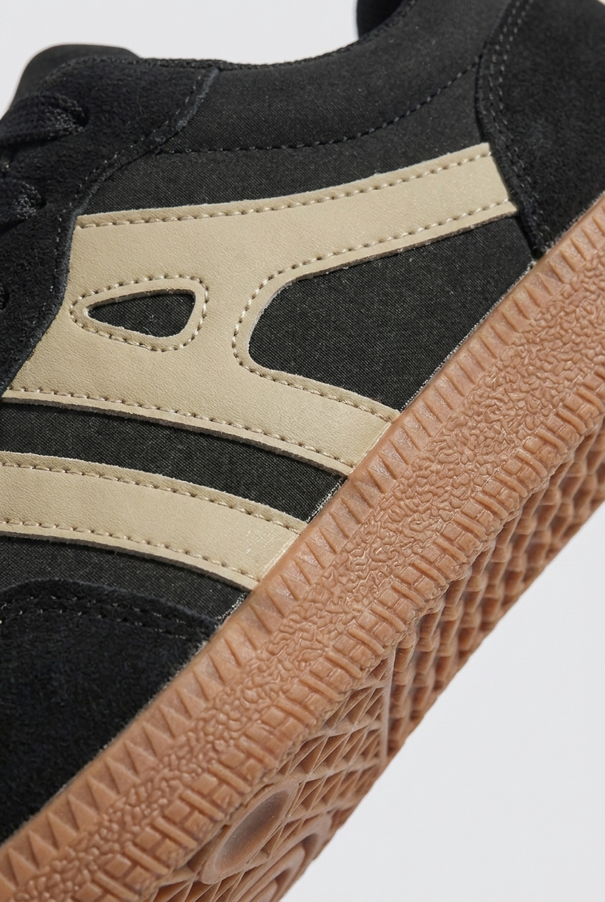 Two-Tone Lace-Up Low-Top Casual Trainers Women