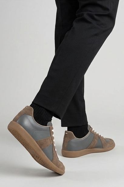 Retro Panelled Lace-Up Low Top Trainers Men