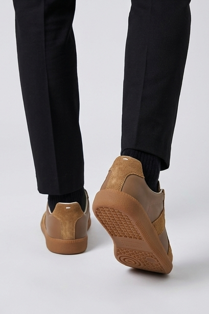 Retro Panelled Lace-Up Low Top Trainers Men